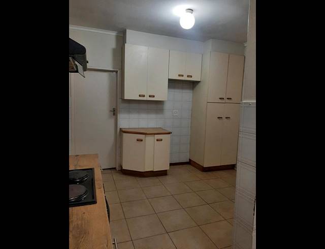 4 BEDROOM PROPERTY TO RENT IN GOODWOOD CENTRAL